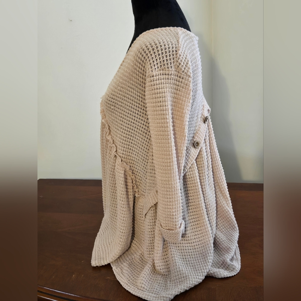 Altar'd State Cream V Neck Waffle Print Top with Buttons on Back Size Small - Picture 5 of 8
